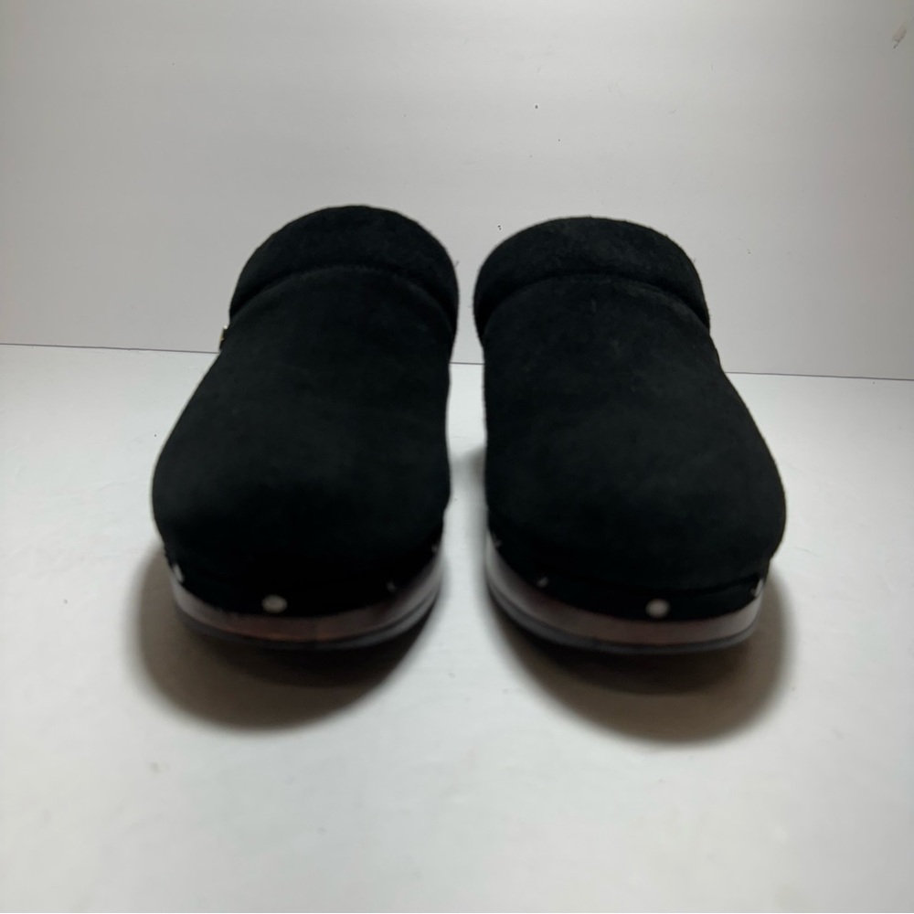 Vionic Kacie Black Suede Stud
Detailed Women's Size 7 Clogs
Slip-On Mules - Picture 4 of 16